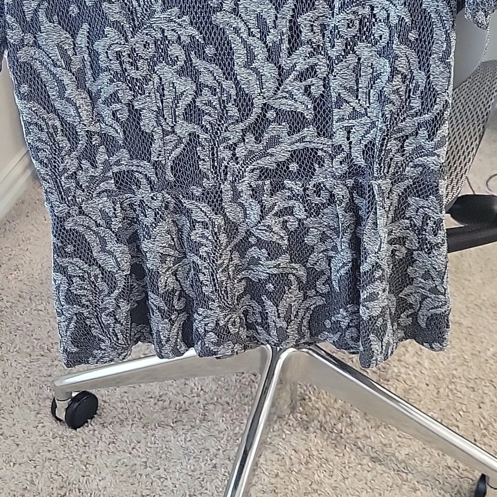 3 For $15 EUC Ann Taylor Lace and Pleated Top - Picture 5 of 7